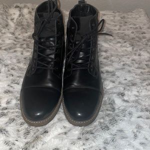 Men’s Arizona EUC boot size 10M